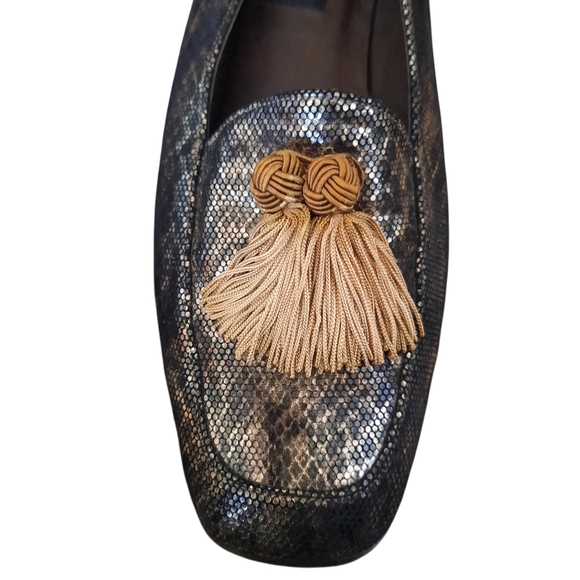 STUART WEITZMAN Black & Gold Snake Print Leather Loafer w/Tassels Sz 8.5 - Picture 2 of 9